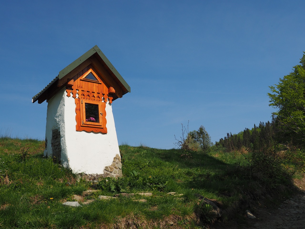 chapel mountains hike poland 339855