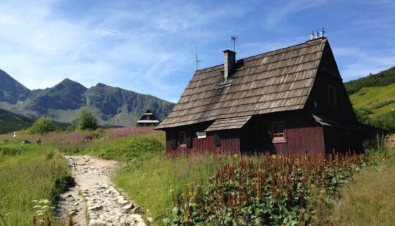 mountains highlanders cabin 982368